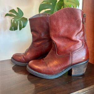 Steve Madden Mahogany Heeled Boots